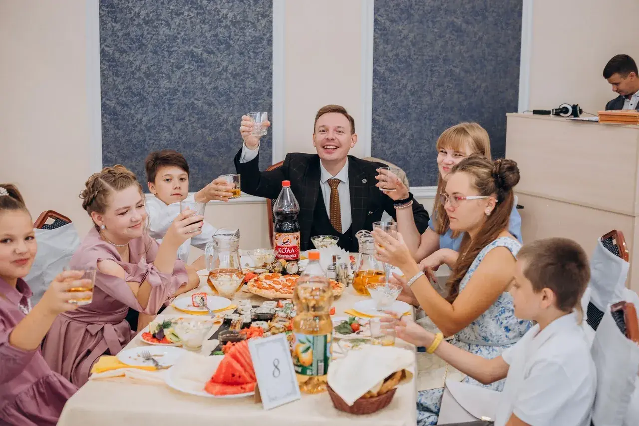 Тост за столом